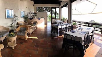 Colazione a buffet inclusa, servita tutte le mattine