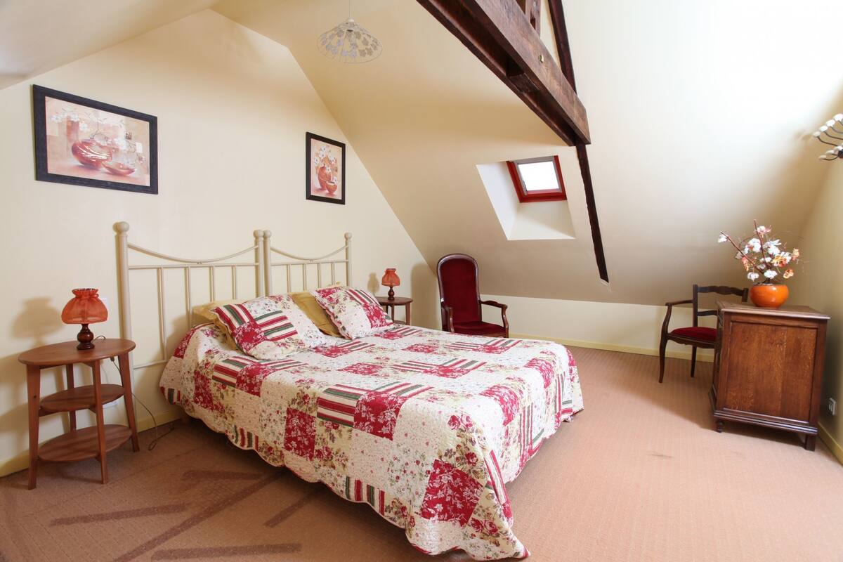 Double Room (Ajonc) | Individually decorated, individually furnished, bed sheets