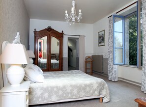 Doppelzimmer (Beaumanoir) | Individuell dekoriert, individuell eingerichtet, Bettwäsche
