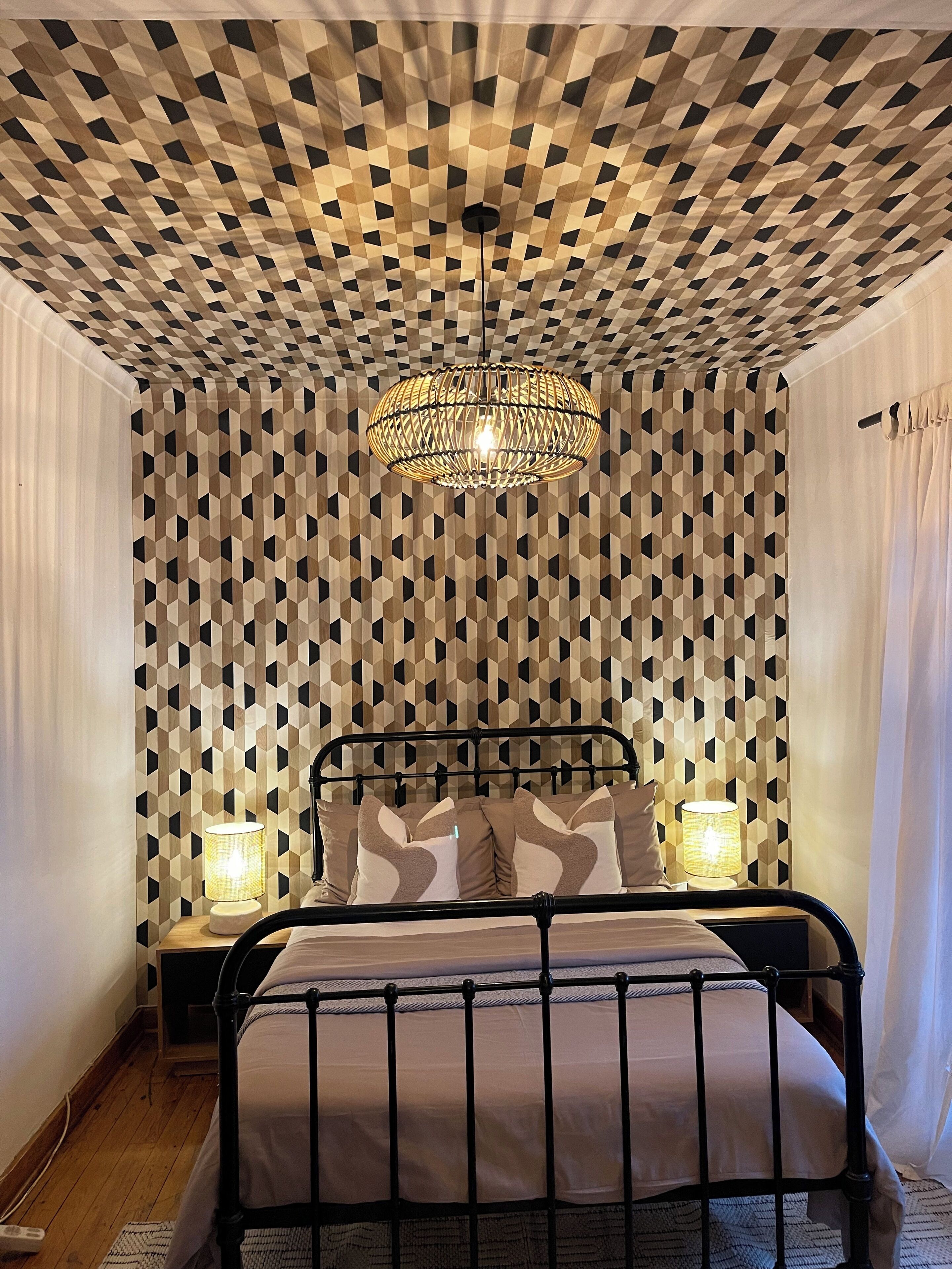 Caja de seguridad en la habitación y decoración personalizada 