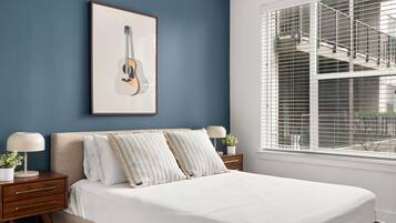 LÀgenhet - 1 queensize-sÀng | Individuell inredning, unika möbler och strykjÀrn/strykbrÀda