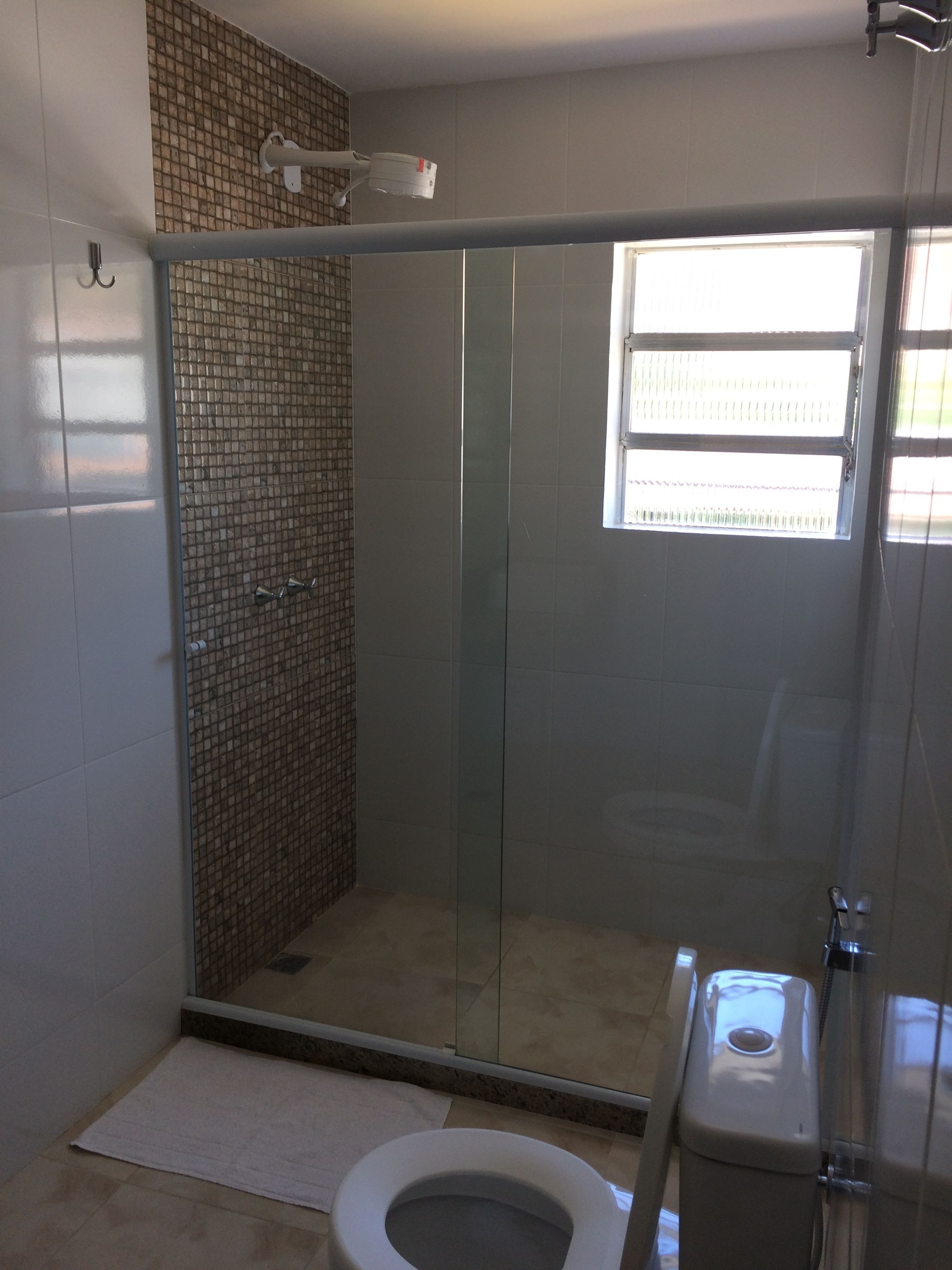 Minibar, escritorio, cortinas blackout y wifi gratis 