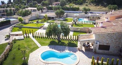 Nefeli Luxury Villas