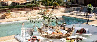 Nefeli Luxury Villas
