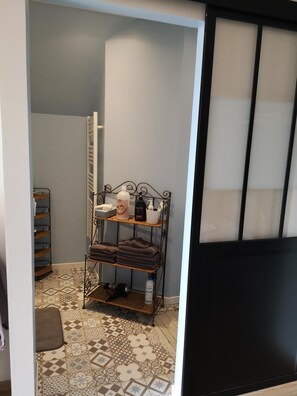 Interior - Du côté de chez Swann (Trouville-sur-Mer)