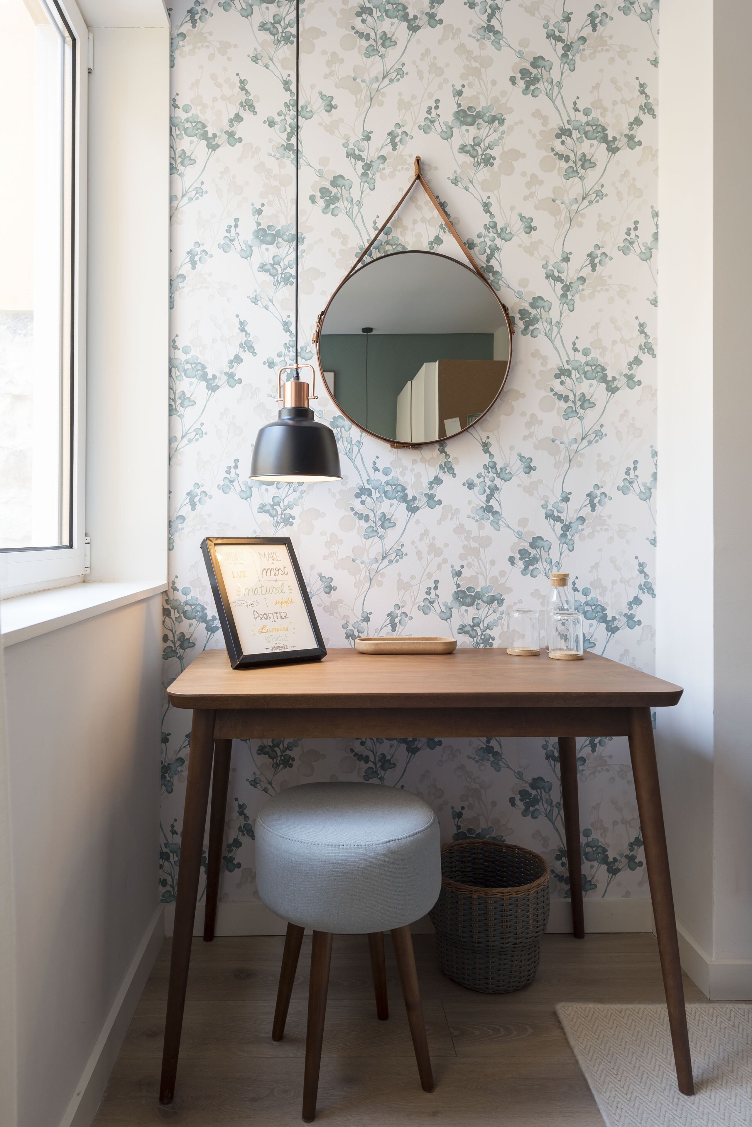 studio, garden view | living area | flat-screen tv