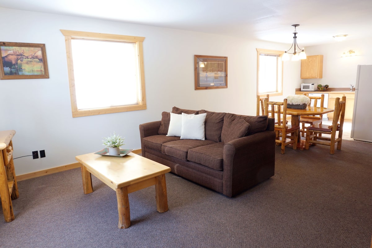 superior townhome, multiple beds, non smoking | 1 bedroom, desk, free wifi, bed sheets