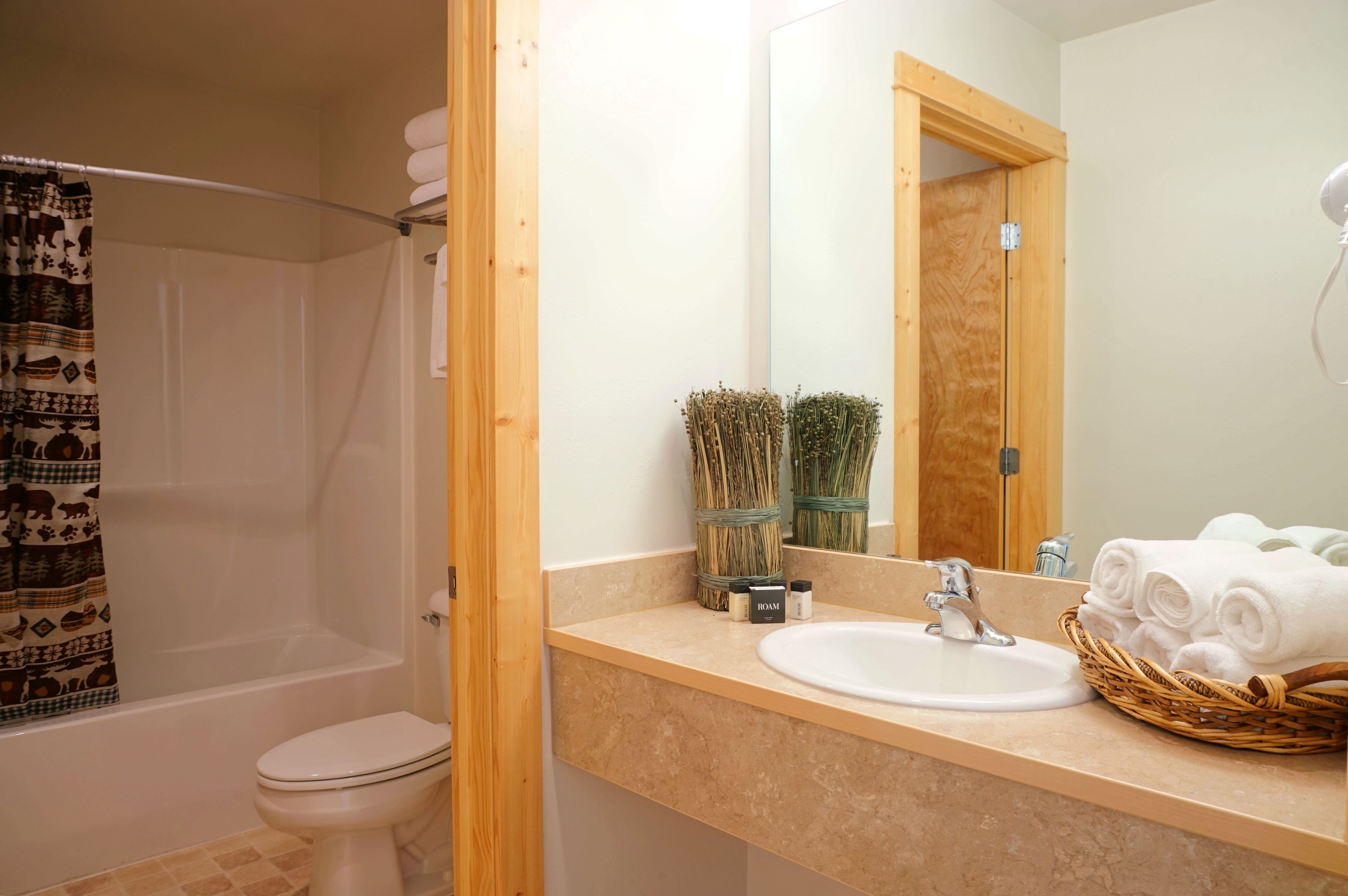 1 bedroom, desk, free wifi, bed sheets