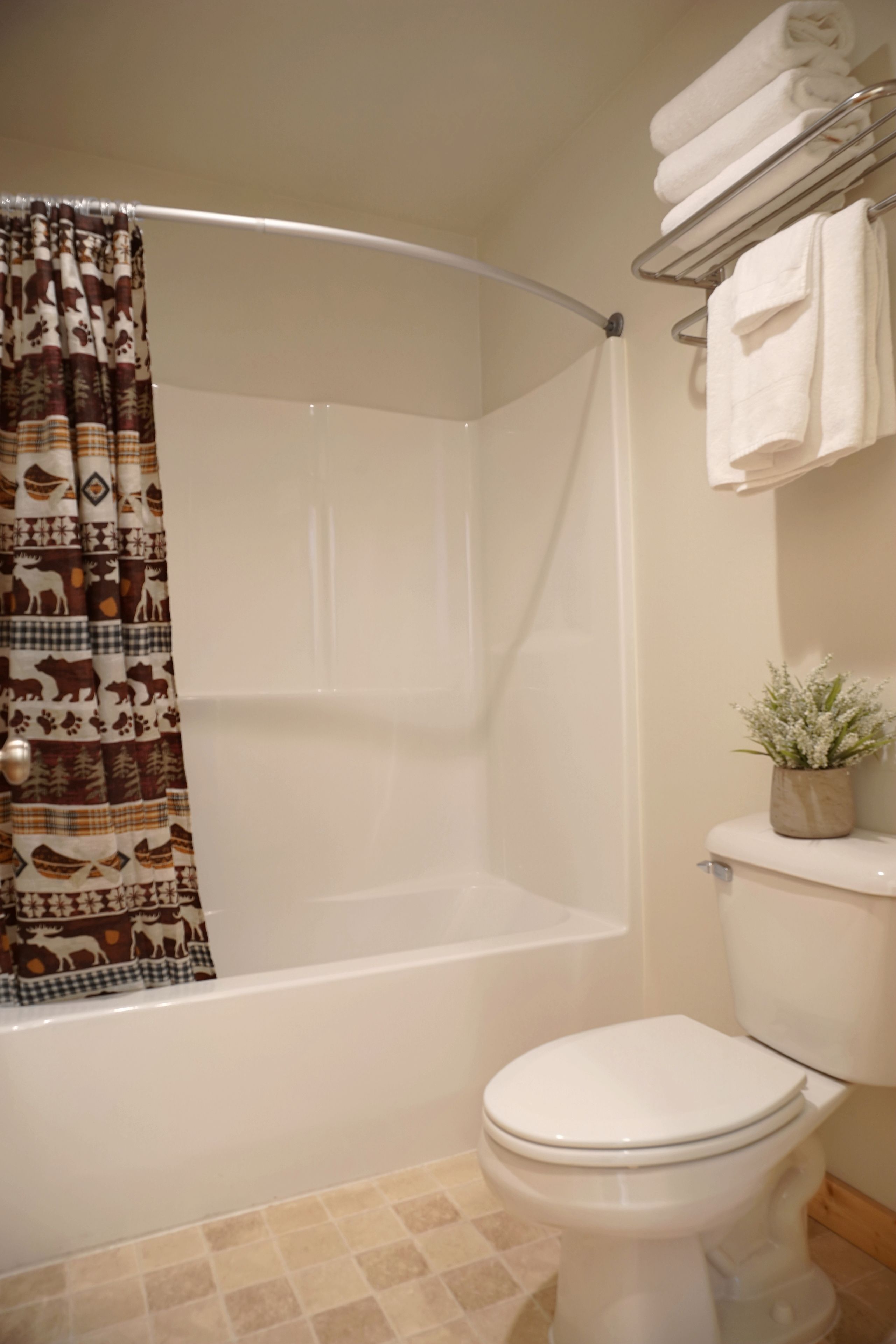 1 bedroom, desk, free wifi, bed sheets