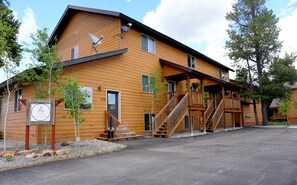 Exterior - The Aspen (West Yellowstone)