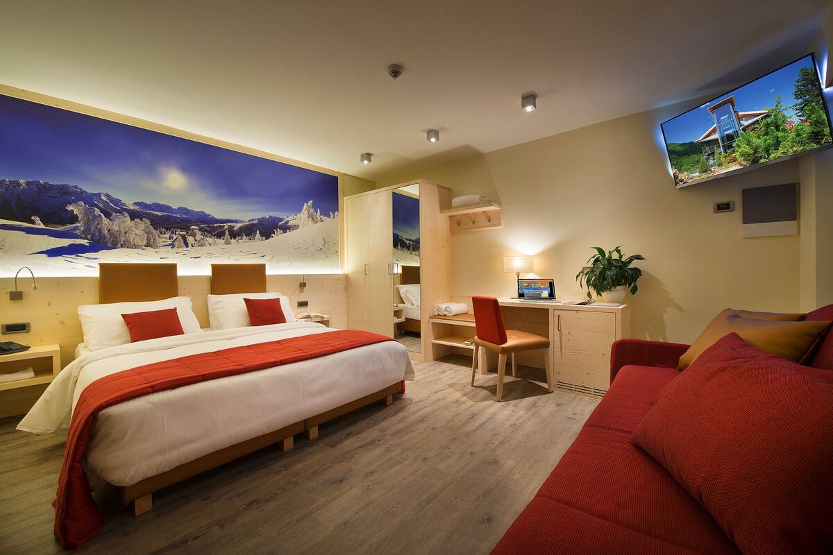 Habitación doble, en edificio anexo (Garni) | Caja fuerte, sistema de insonorización, wifi gratis y ropa de cama