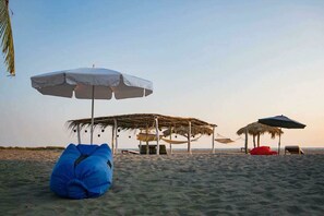 Private beach, free beach cabanas, sun-loungers, beach umbrellas