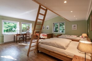 Family Condo, Multiple Beds, Non Smoking, Garden View | 1 bedroom, down comforters, individually decorated - Entspannen im Taunus (Taunusstein)