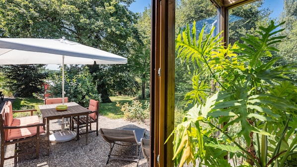 Appart'hôtel Familial, plusieurs lits, non-fumeur, vue jardin | Vue de la chambre