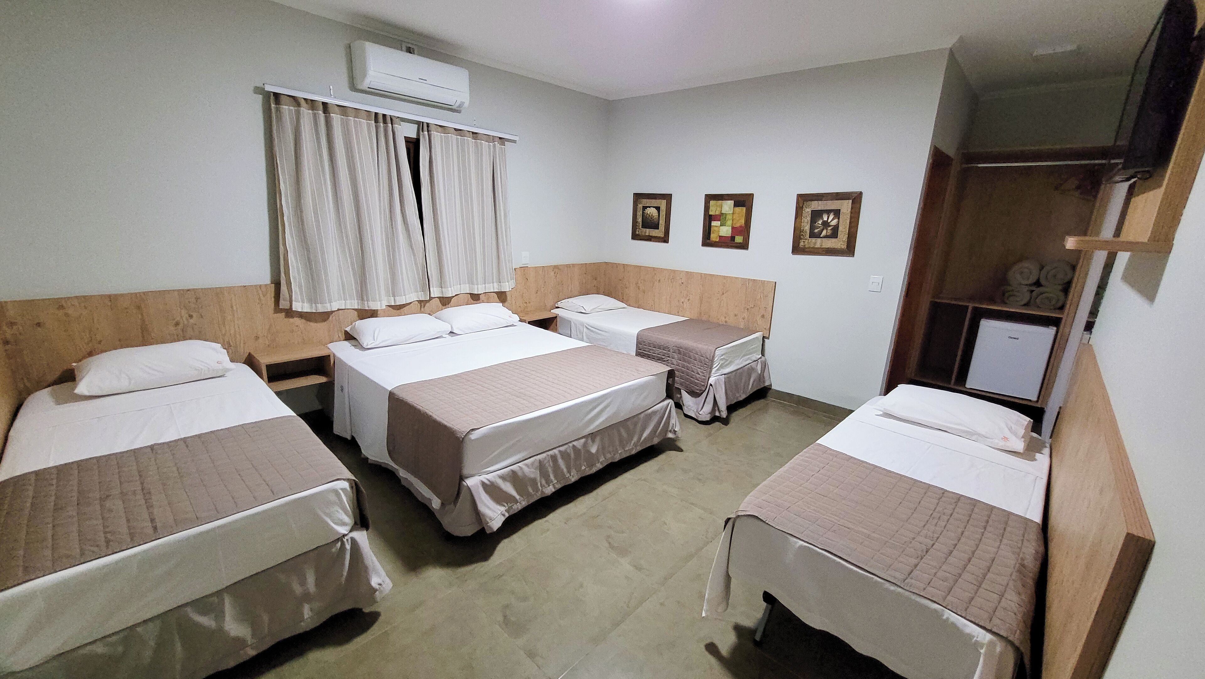 Minibar, iron/ironing board, free WiFi, bed sheets