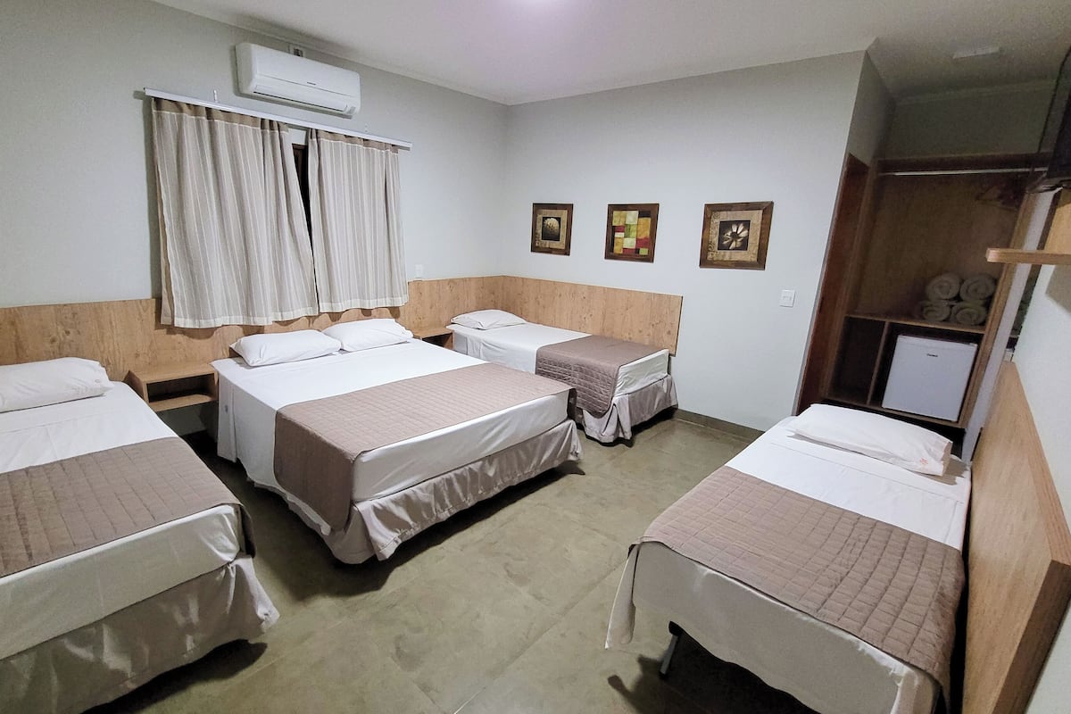 Minibar, iron/ironing board, free WiFi, bed sheets