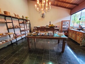 Free daily buffet breakfast  - Hotel Pousada Parque das Águas (Olímpia)