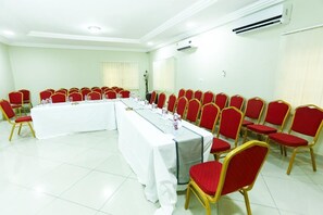 Fasilitas rapat