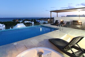 Outdoor pool - Menesse on the Beach (Playa del Carmen)
