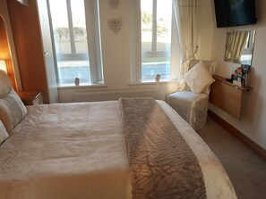 1 bedroom, premium bedding, Select Comfort beds, individually decorated