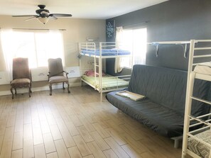 View from room - WHOLE Family - WholeStyl - Hostel (Sacramento)
