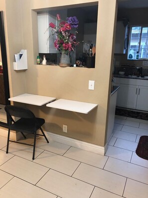 Interior - WHOLE Family - WholeStyl - Hostel (Sacramento)