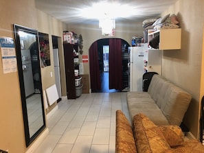 Interior - WHOLE Family - WholeStyl - Hostel (Sacramento)