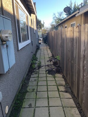 Property grounds - WHOLE Family - WholeStyl - Hostel (Sacramento)