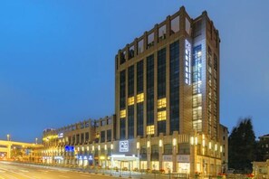 Luokittelematon kuva, 3 kautta 23, painike