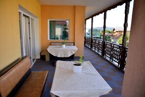 Deluxe Queen Room | Balcony