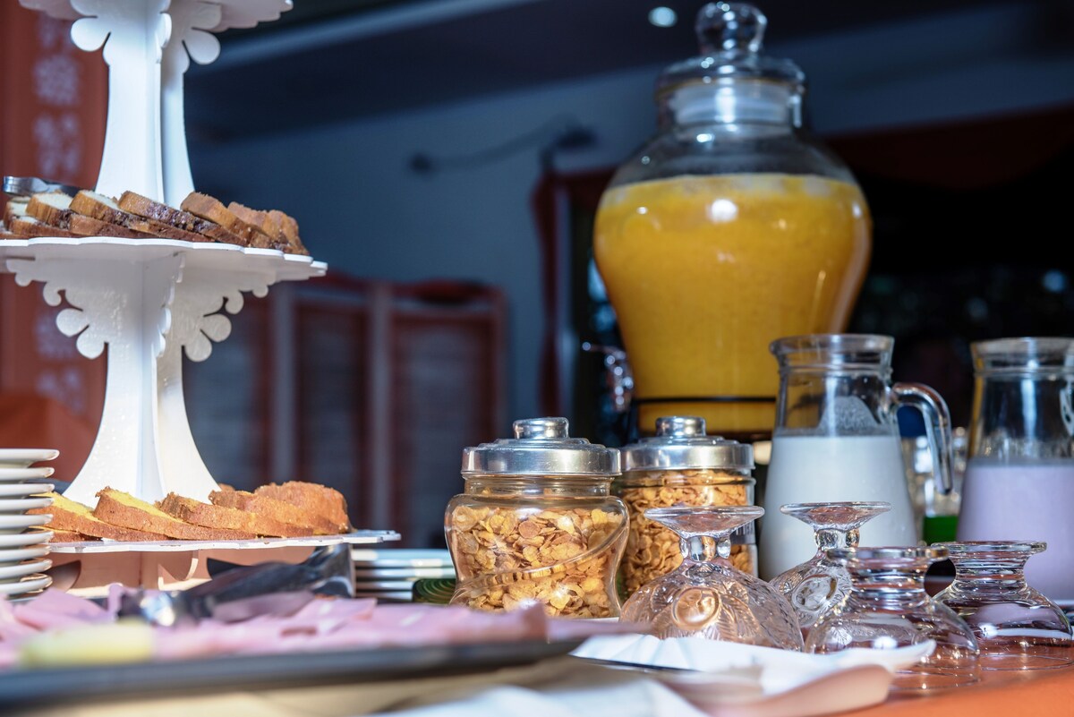 Desayuno bufé gratuito y diario