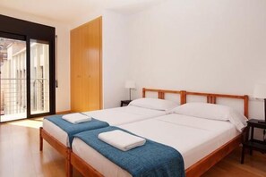 Căn hộ, 2 phòng ngủ (Carrer de la Font del Remei 29) | Bàn ủi/dụng cụ ủi quần áo, nôi (giường cho trẻ sơ sinh) miễn phí 