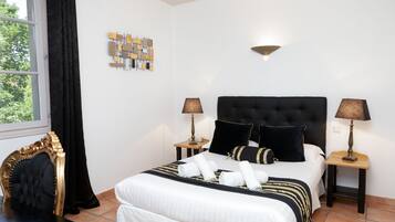 1 bedroom, in-room safe, individually decorated, individually furnished