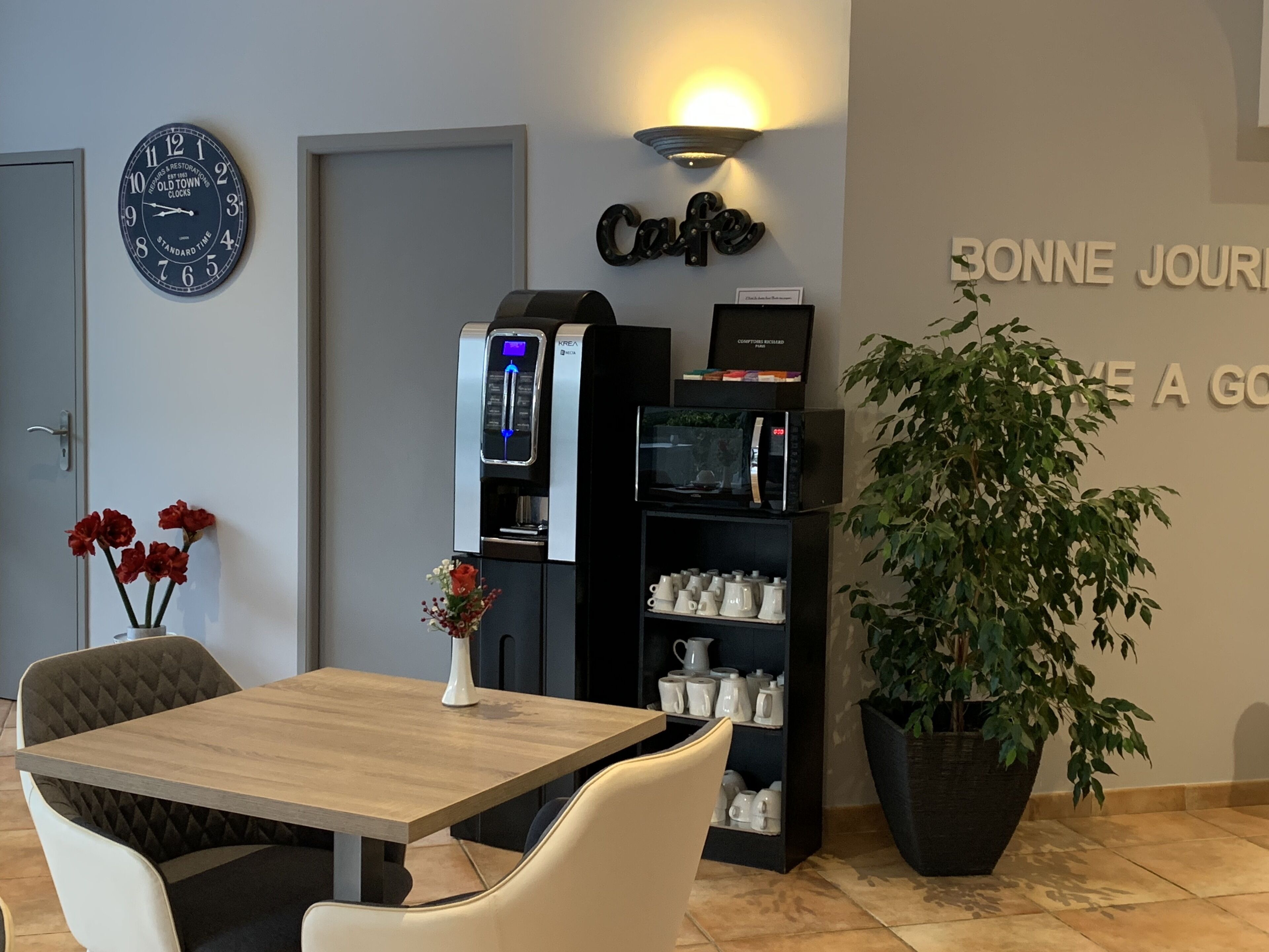 daily buffet breakfast (eur 16 per person)