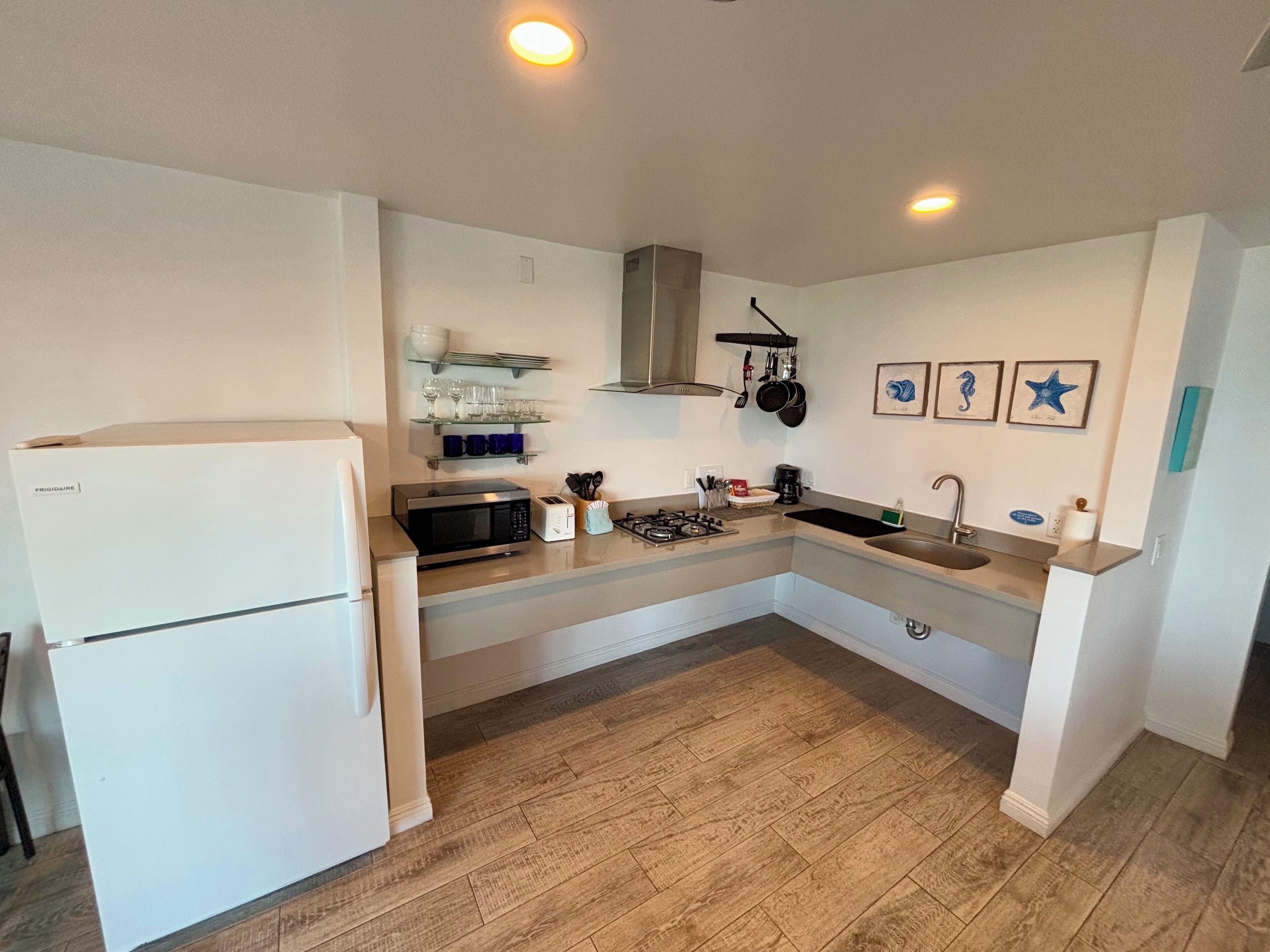 deluxe villa, 2 queen beds, ocean view | private kitchen | fridge, microwave, coffee/tea maker, freezer