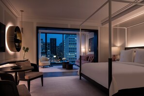 Executive Suite | Frette Italian sheets, premium bedding, down duvets, pillow-top beds - Four Seasons Hotel Montreal (Montreal)