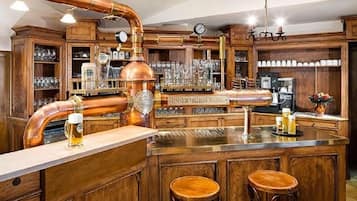 Bar (trong khuôn viên)
