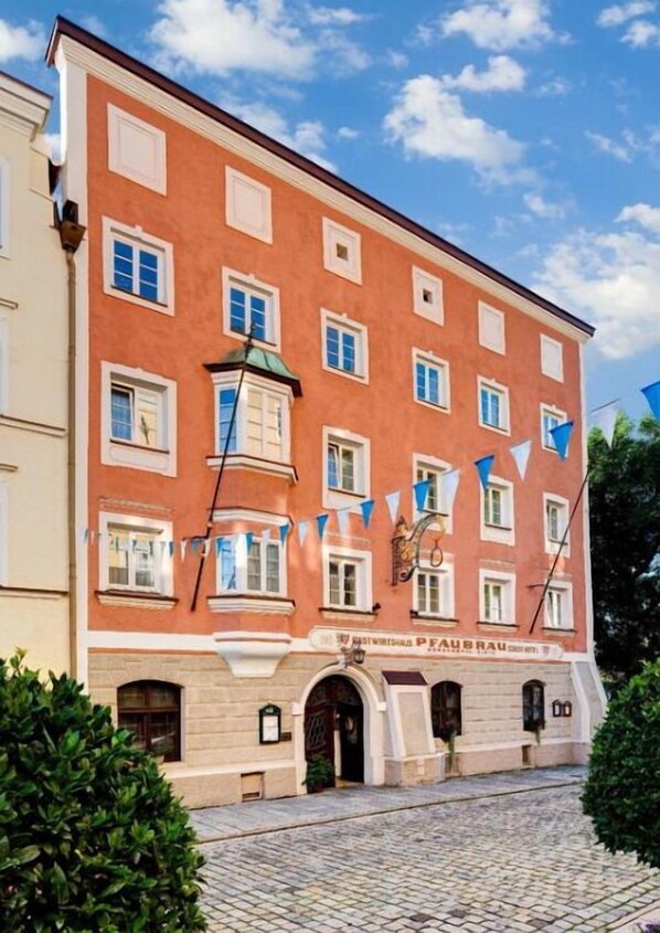 Exterior - Altstadthotel Pfaubräu (Trostberg)