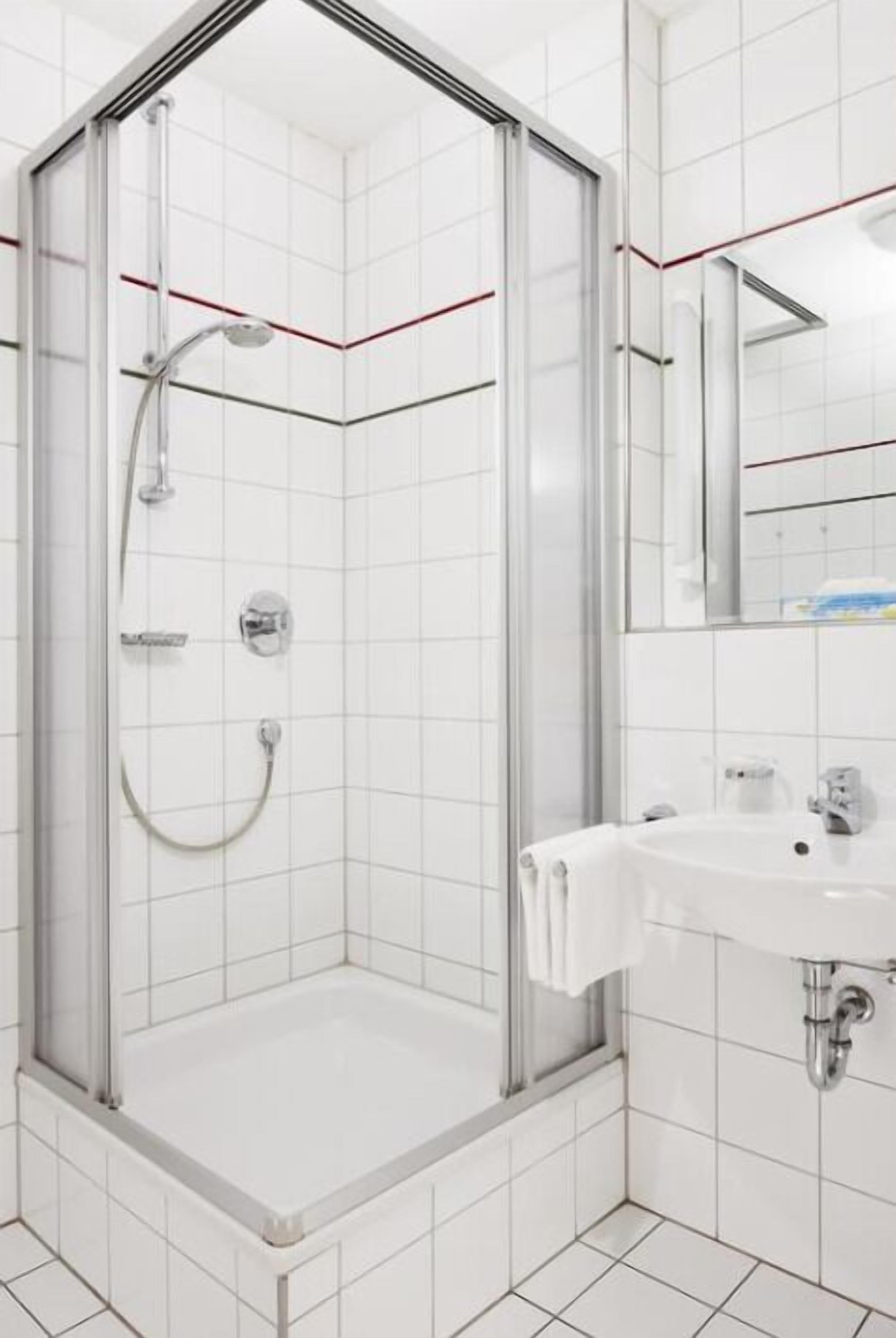 Doppelzimmer | Dusche im Bad