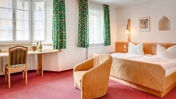 Free cots/infant beds, rollaway beds, free WiFi, bed sheets