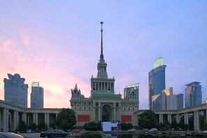Point of interest - Hanting Hotel Shanghai North Xizang Road Station (Shanghai)