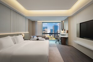 Standard Room, 1 King Bed, Club Lounge Access | In-room safe, desk, laptop workspace, blackout drapes - Crowne Plaza Kunshan East by IHG (Suzhou)