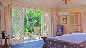 Unclassified image, 4 of 14, button - Villa Evergreen (Paynes Bay)