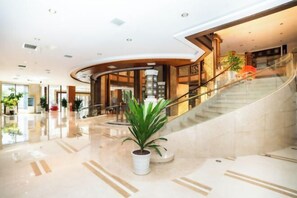 Lobby lounge - Chuzhou King House Hotel. (Chuzhou)