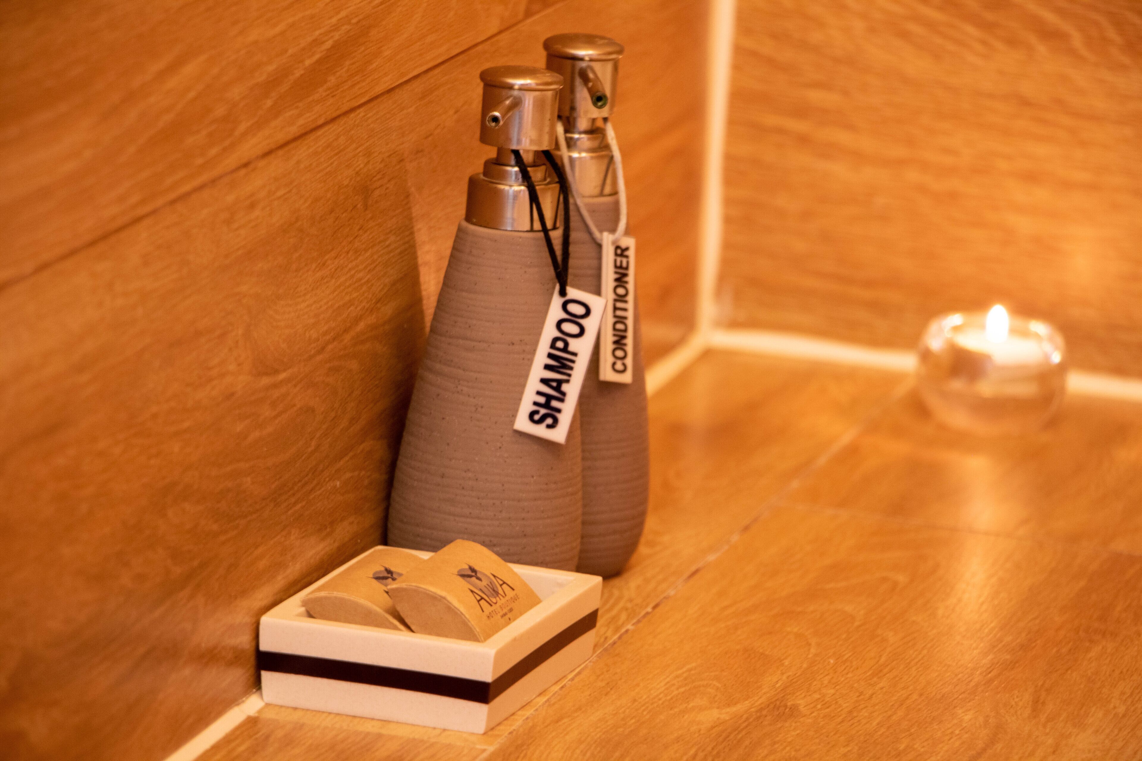 deluxe double room, bathtub | bathroom | bathtub, free toiletries, hair dryer, towels