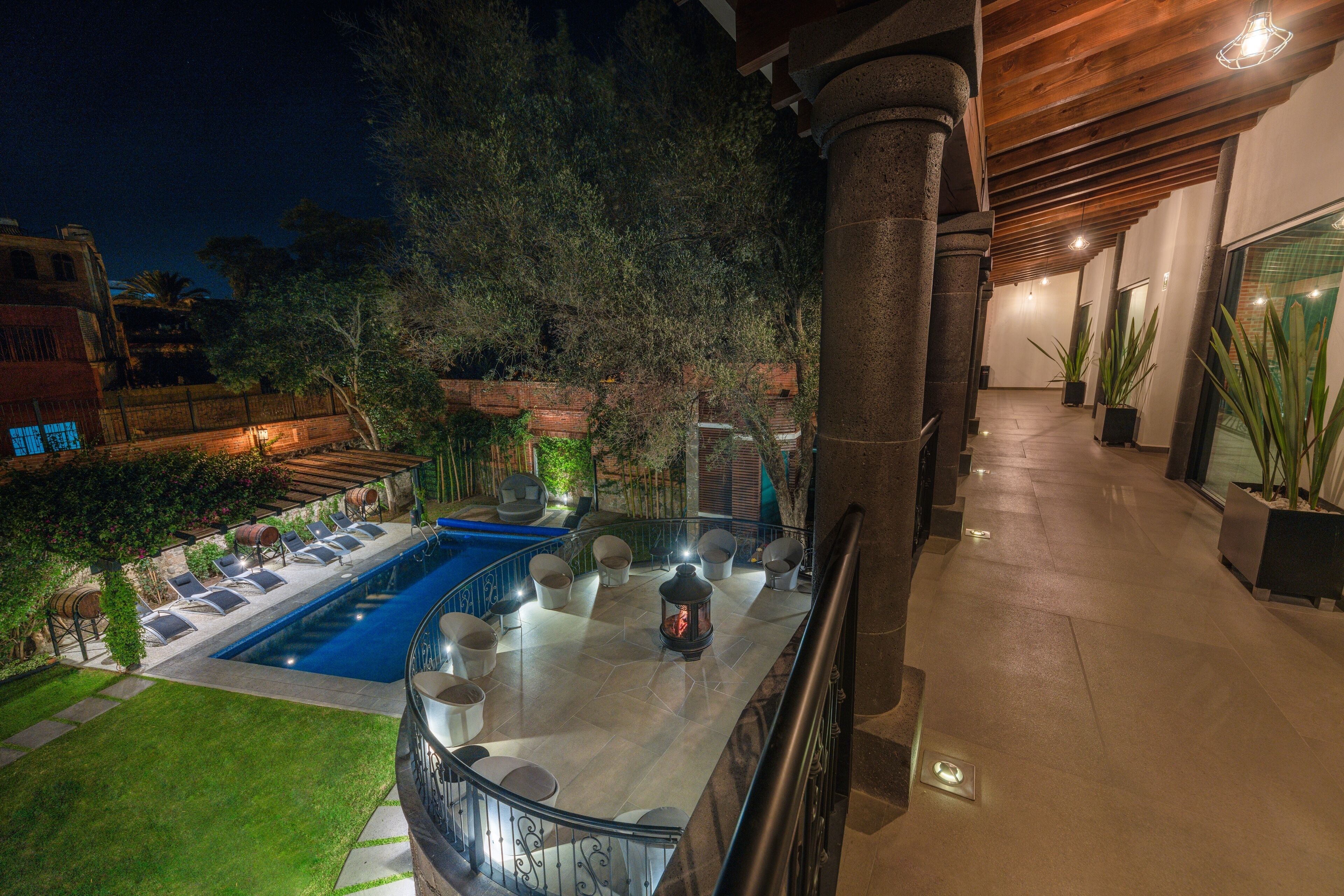 outdoor pool, pool loungers