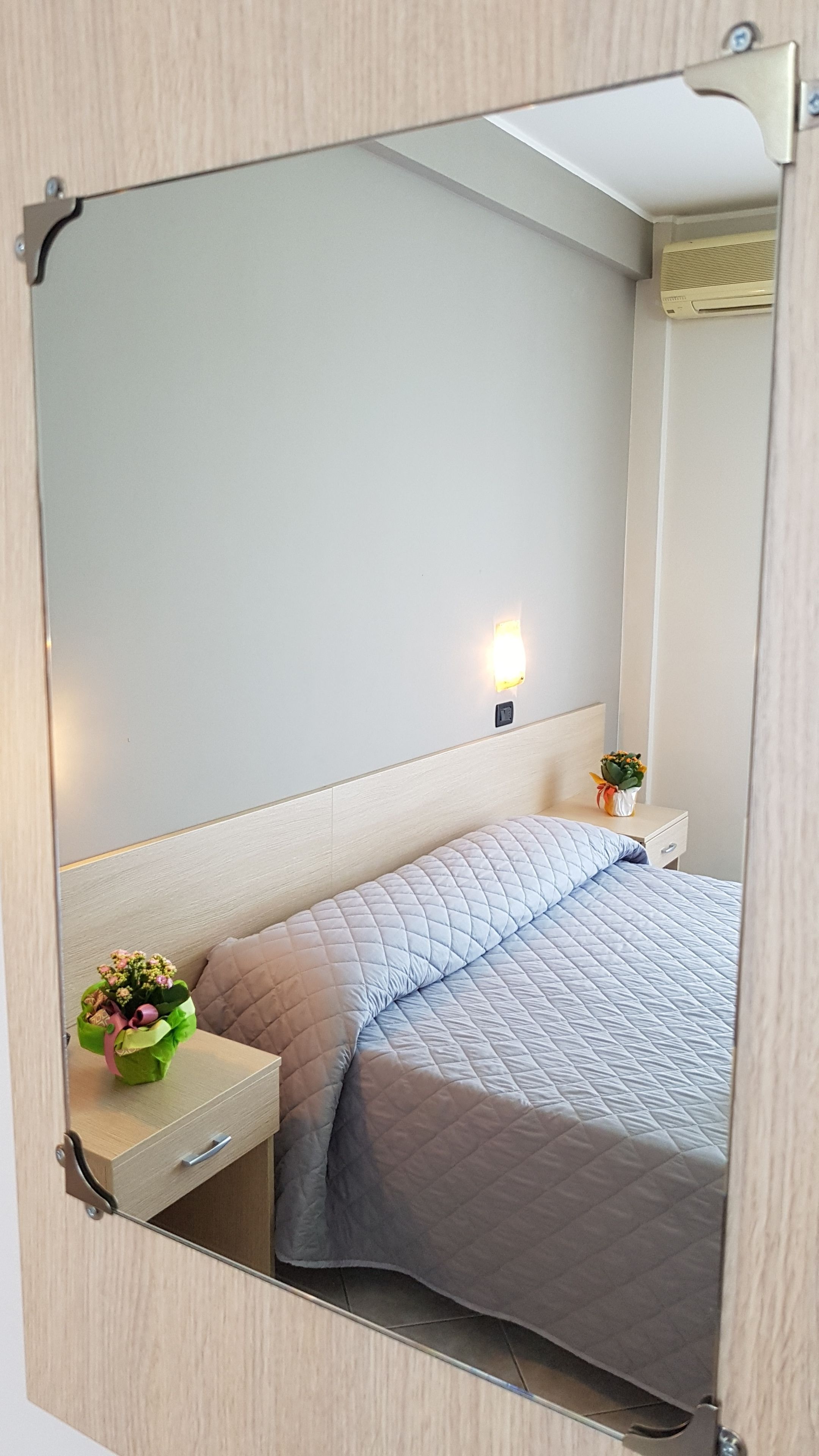 Habitació doble o amb dos llits individuals, vistes al mar | Caixa forta a l&#x27;habitació, escriptori i cortines opaques 