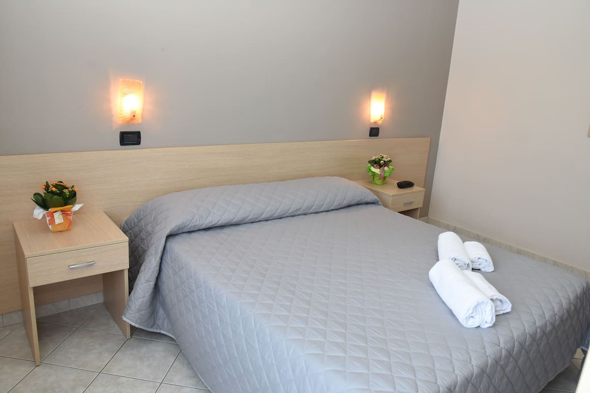 double or twin room, sea view | in-room safe, desk, blackout curtains, soundproofing