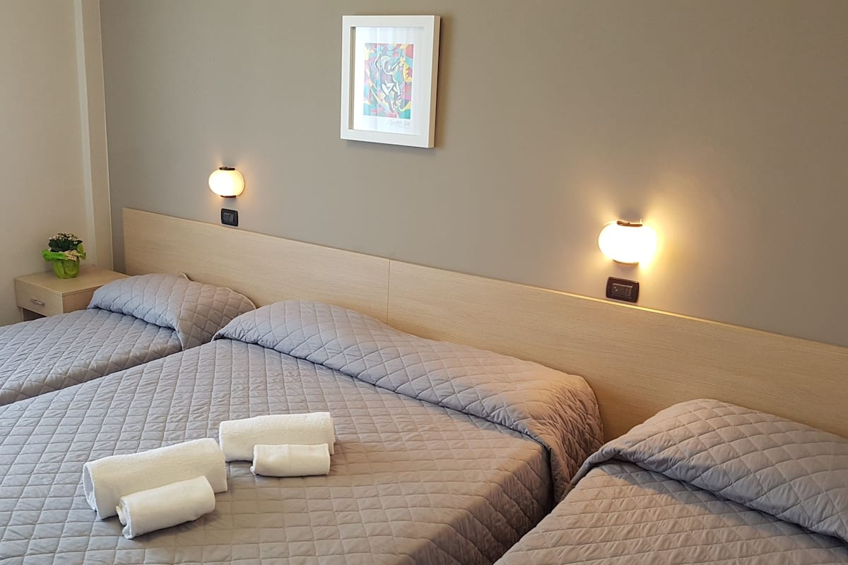 quadruple room, sea view | in-room safe, desk, blackout curtains, soundproofing