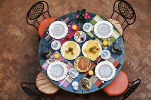 Colazione continentale inclusa, servita tutte le mattine 